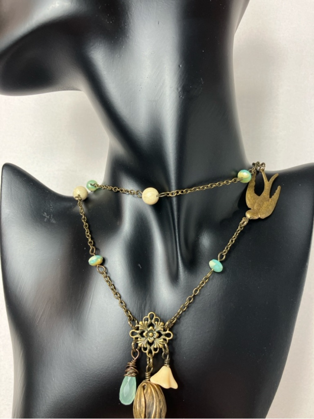 Unique Retro Floral Pendant Necklace w/Turquoise Beads and Bird detail - Picture 6 of 16